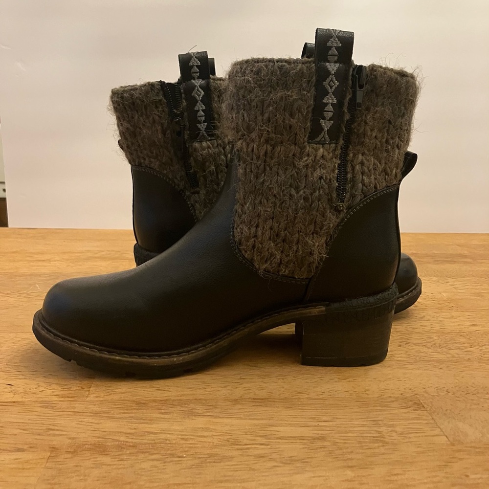 Mukluks Boots